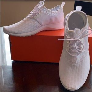 Women’s Nike shoes